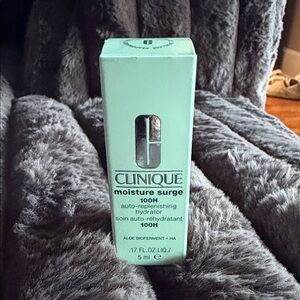 Clinique Moisture Surge 100H Hydrator - Light Green
